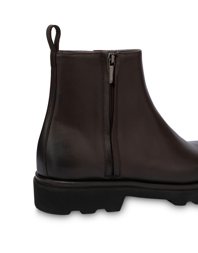Cambridge Chelsea boots in Calfskin Photo 5