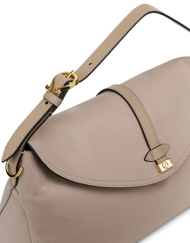 Shoulder Bag Mia in calf leather. Photo 4