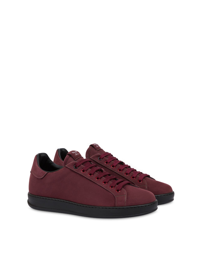 Sneakers Tennis Club in Nabuk Photo 2